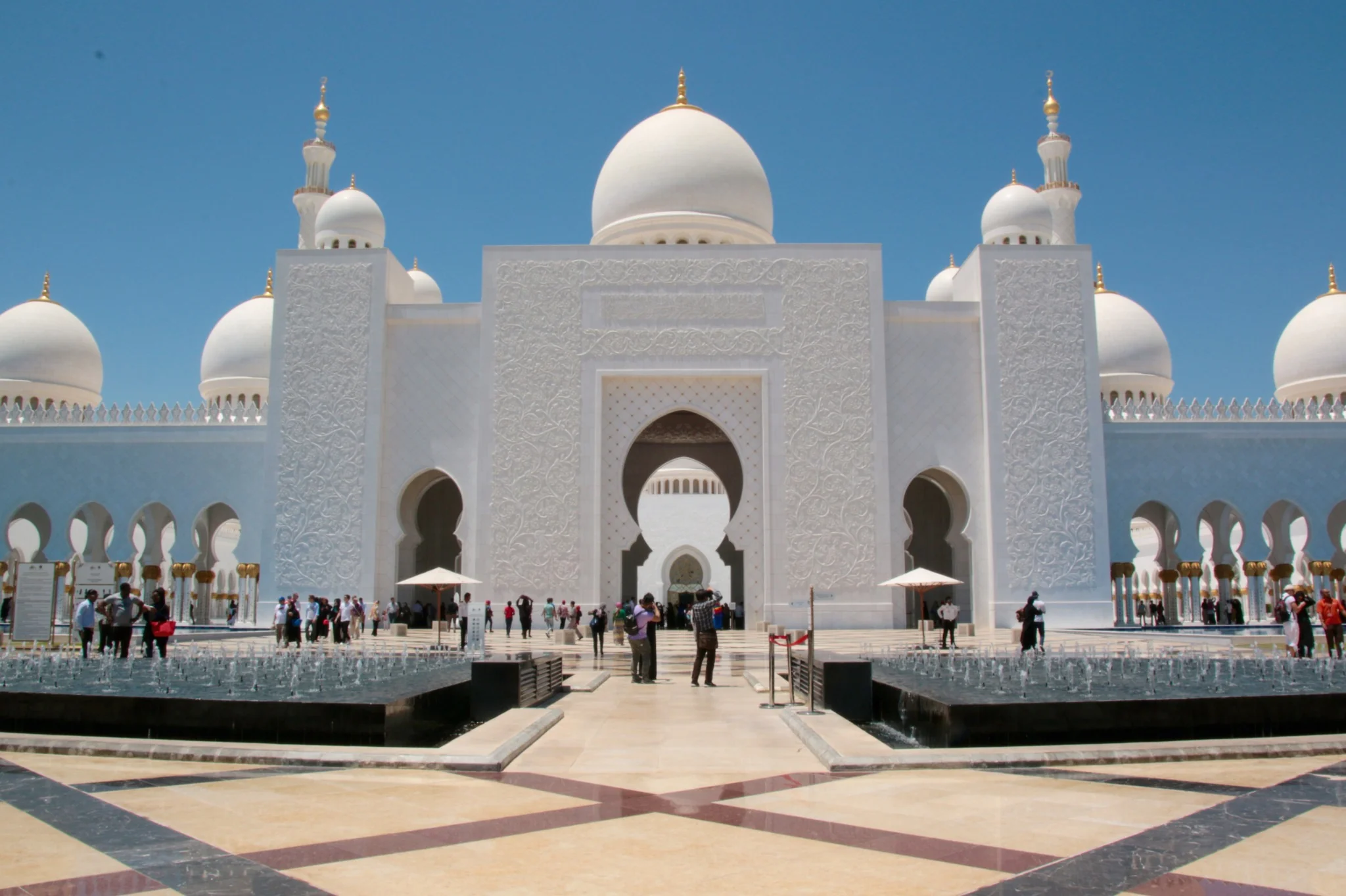 Traveller enjoying the Abu Dhabi waterfront during an extended holiday