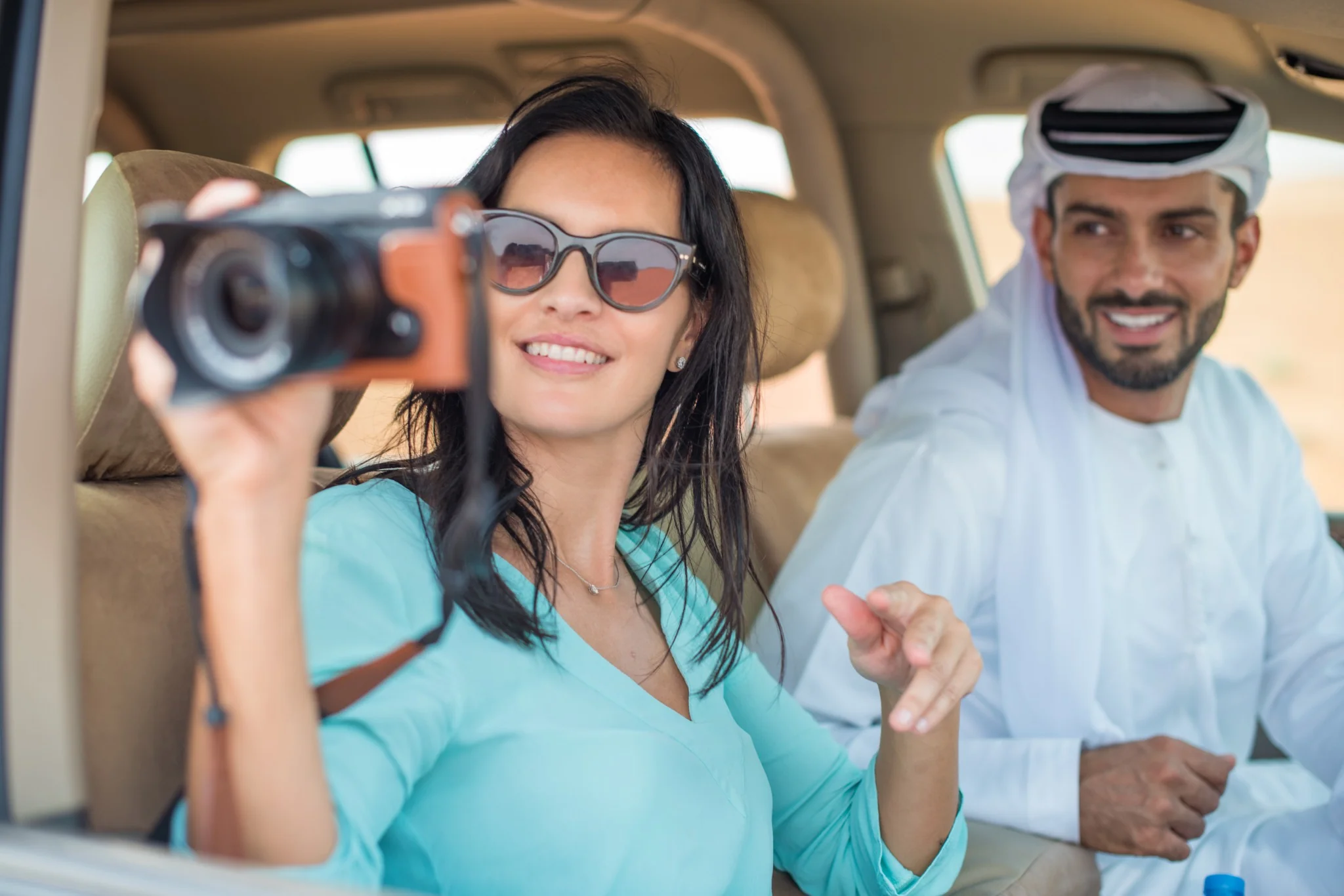 Traveller arranging a private transfer in Abu Dhabi